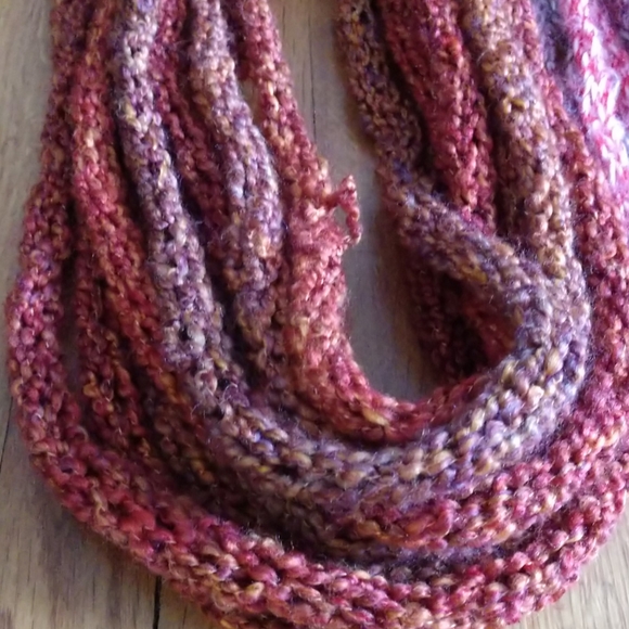 Lot of five handmade fingernail scarf necklaces - Picture 2 of 6